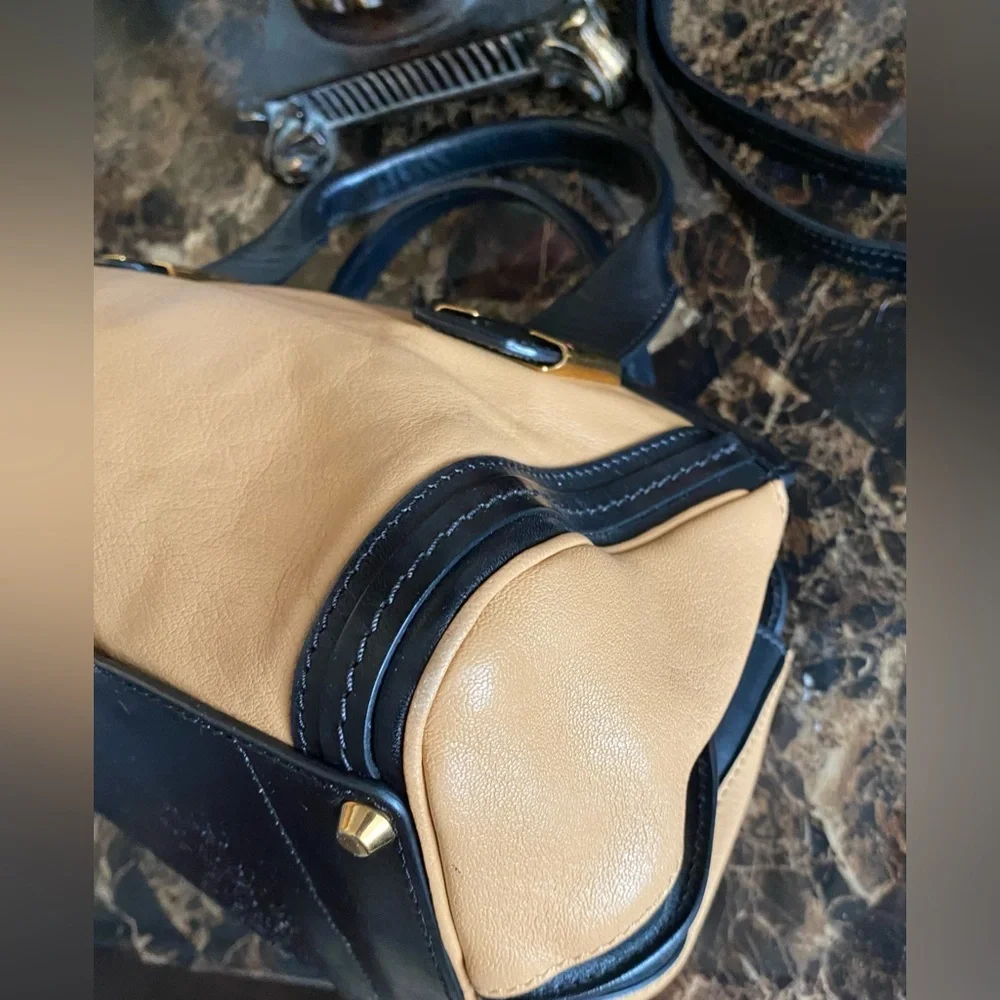 Chloe - EUC Little Alice 2-way handbag in black and tan color scheme, 2 tone - Picture 10 of 13